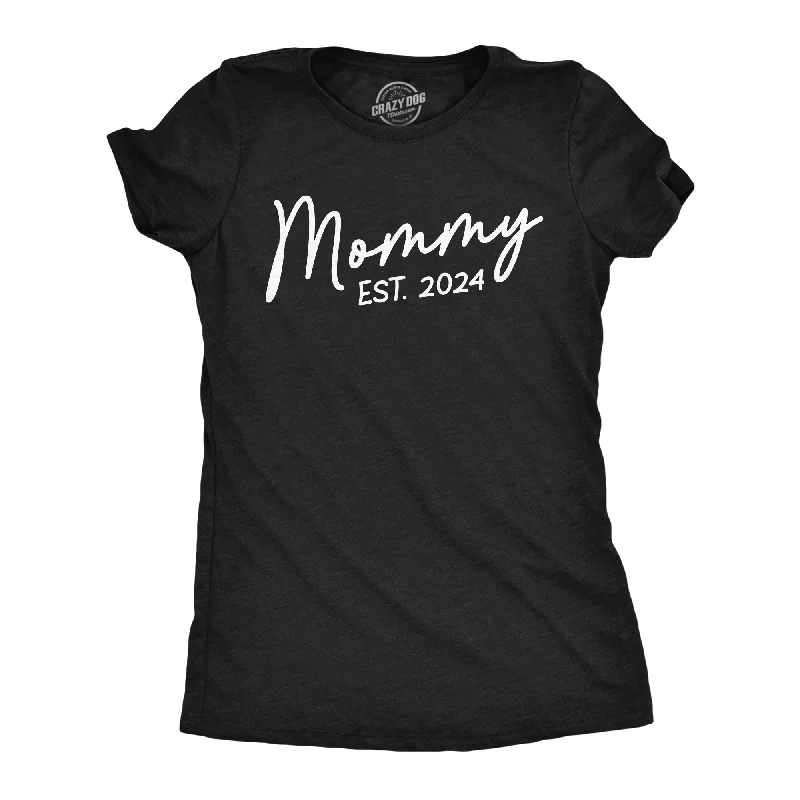 Mommy Est 2024 Women's T Shirt